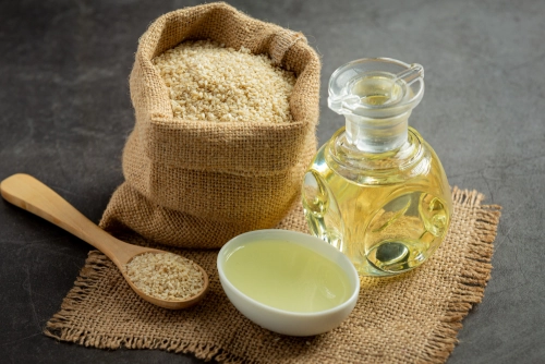 فواید روغن کنجد مالشی؛ چرا روغن کنجد برای ماساژ انتخاب خوبی است؟